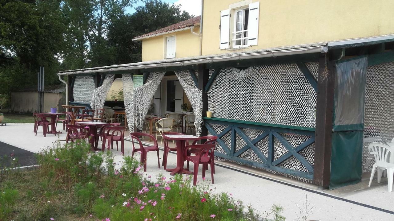 Auberge La Marchadaine Montrollet Εξωτερικό φωτογραφία